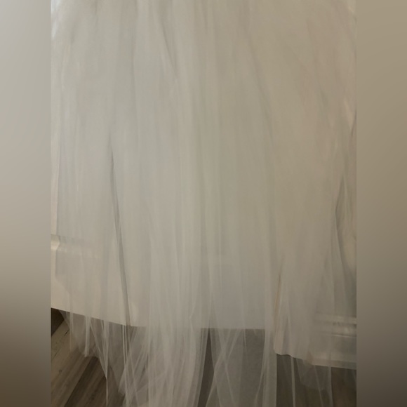 wedding dress - Picture 2 of 10